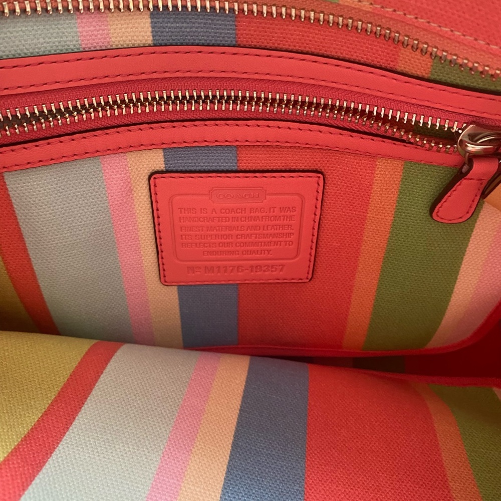 Coach Hampton Weekend Multicolor Striped Tote & Dustbag - NWOT!! - Picture 8 of 13